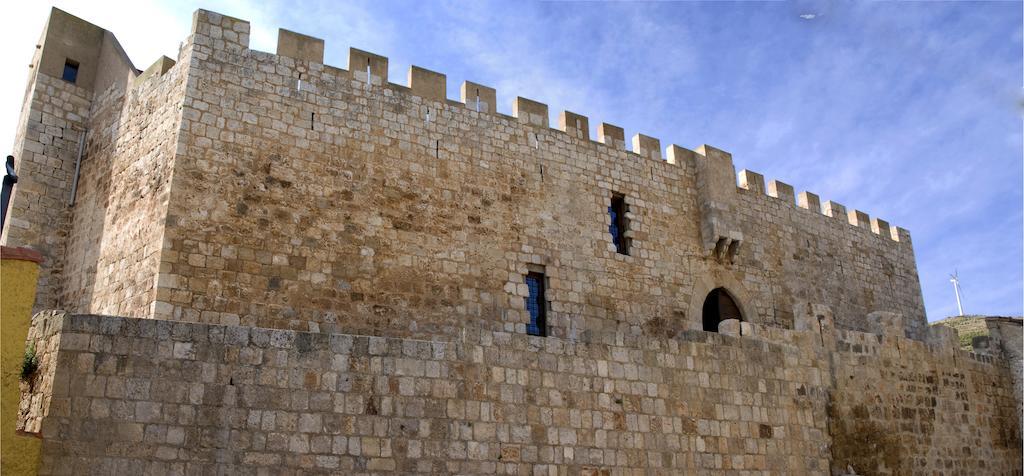 Castillo De Grisel ภายนอก รูปภาพ